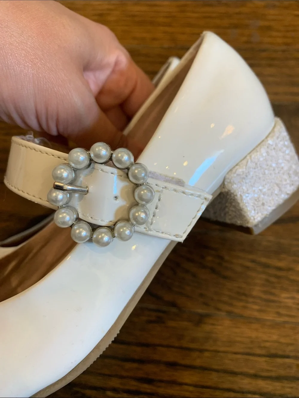 Girls White Patent Mary Jane Dress Shoes with Pearl Accent